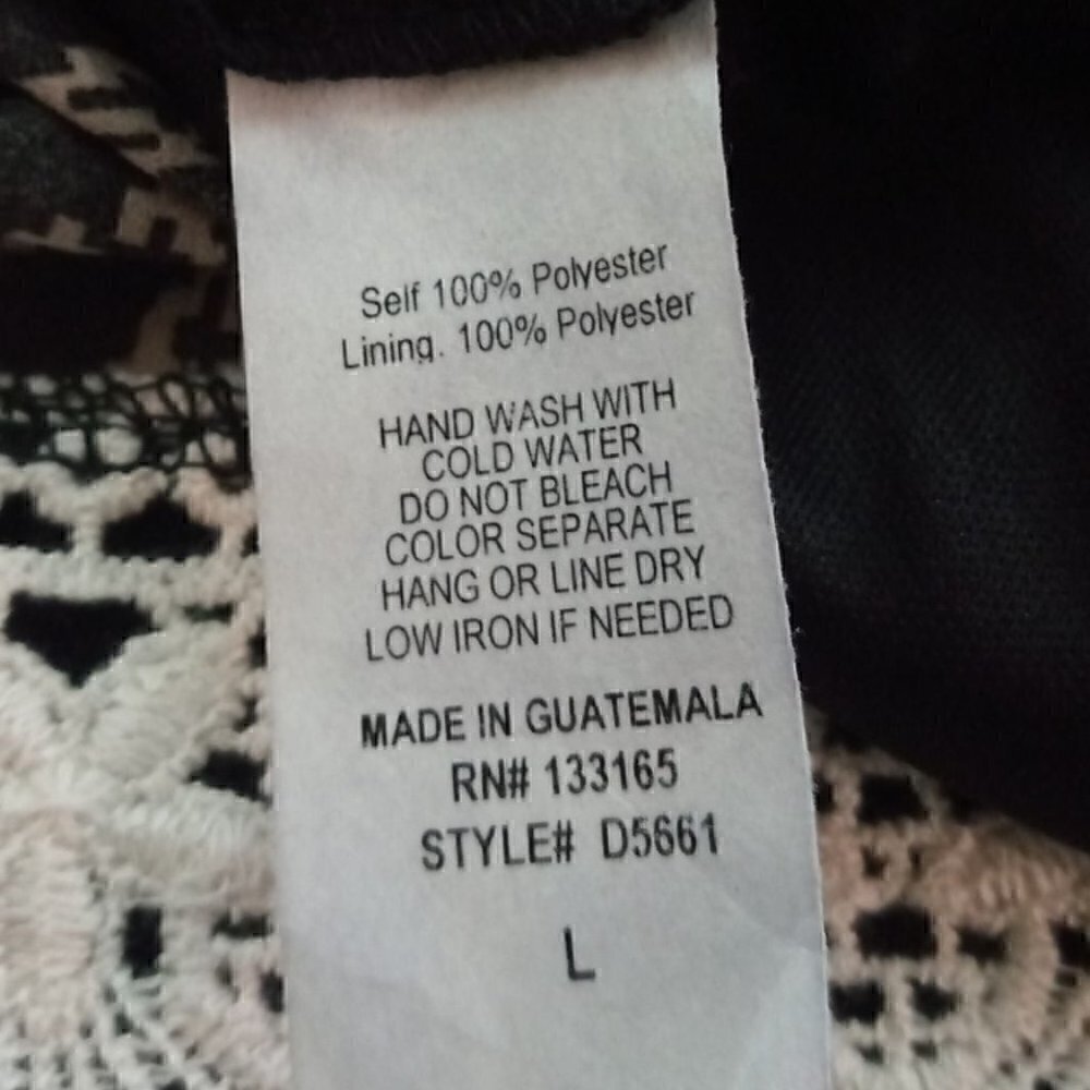 Everleigh Black & Cream Damask Dress - L - Picture 7 of 7